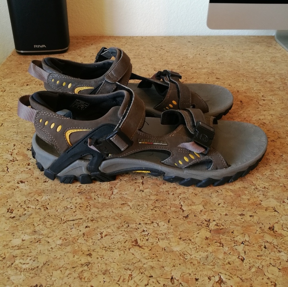 Like New Mens Merrell Sandals!